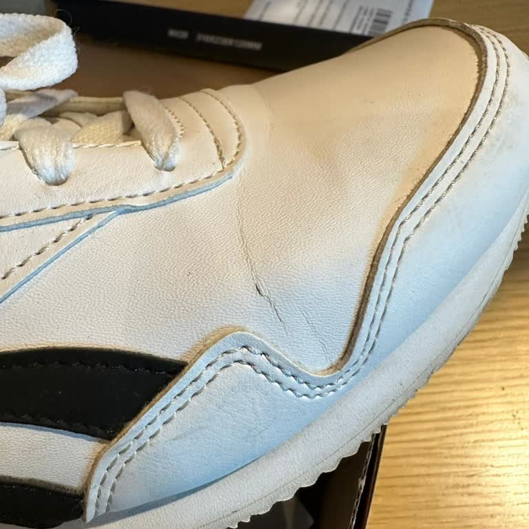 Reebok FLO'dan Aldığım Ayakkabı