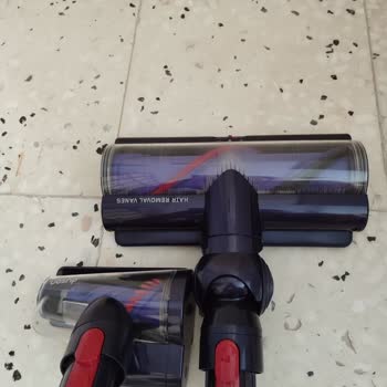 Dyson Görselle Aldığım Süpürge Aparatları Örtüşmüyor