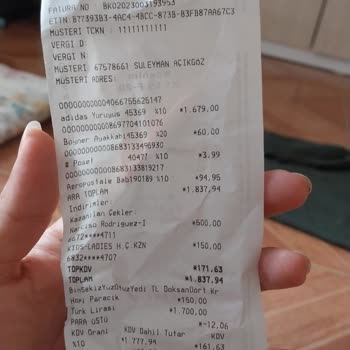 Boyner Mağazası Adidas Ayakkabı Kenarları Açıldı