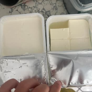 Sütaş Peynir Diye Aldık Ne Çıktı Belli Değil.