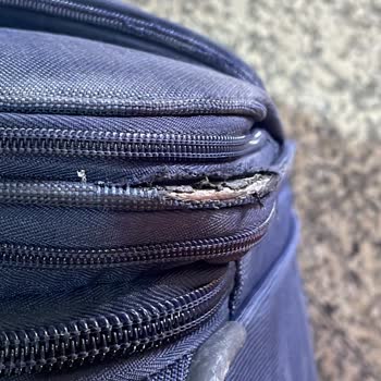 Kamil Koç Valizim Bıçaklandı Kırıldı İçindekiler Paramparça Oldu