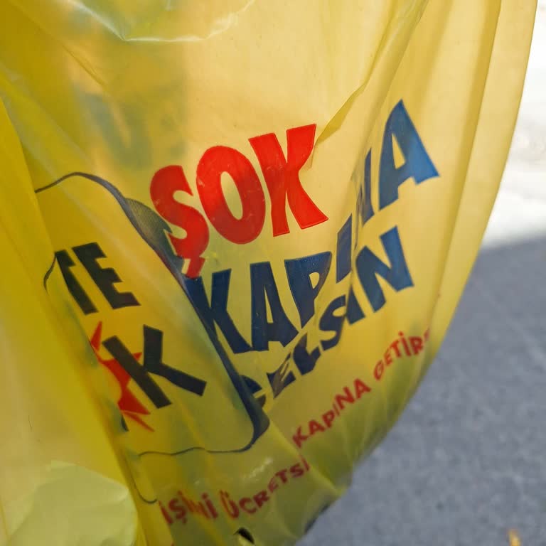 Şok Marketler Sancaktepe Osmangazi Mahallesi Hilal Caddesi Çalışanı Konuşma Üslubu