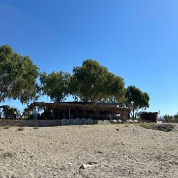 Alanya Belediyesi Sahilin Ve Denizin Taşlardan Arındırılmasını Talep Ediyorum