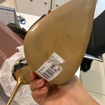 Derimod Kullanılmış Ayakkabı Gönderdi