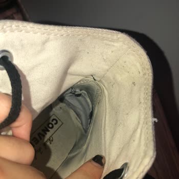 Converse Chuck 70 Modeli Ayakkabının Arka İç Topuk Kısmının Soyulması