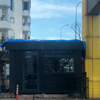 Maçan Prefabrik & Konteyner Yapı Çatı Akıtıyor, Kapı Bozuk, Fatura Yok!