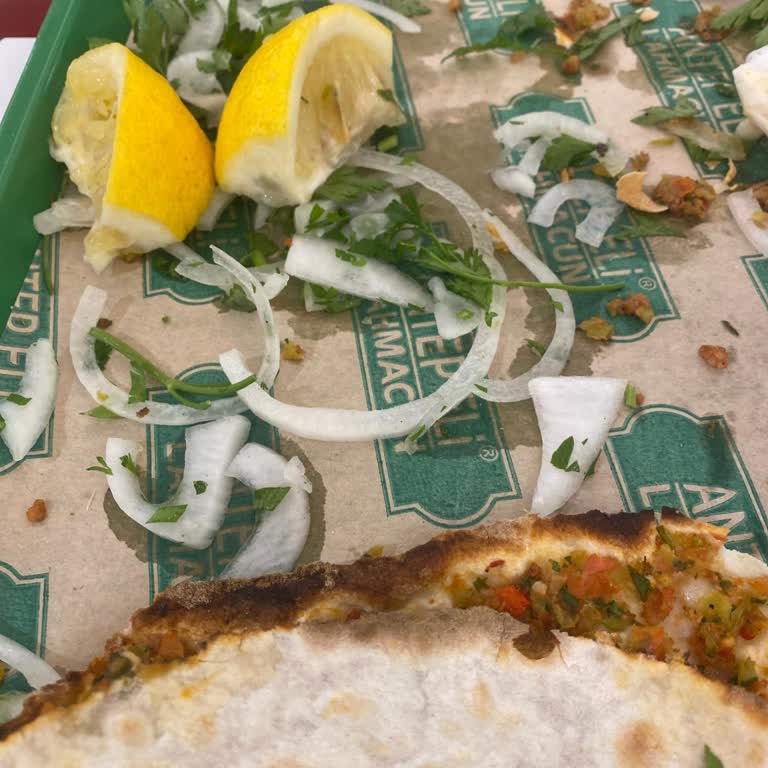 Nissara AVM Antep Eli Lahmacunda Servis Olmaması