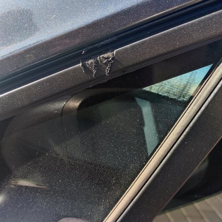 Renault Clio 5 Garantili Araçta Fitillerin Erimesi Ve Açılması