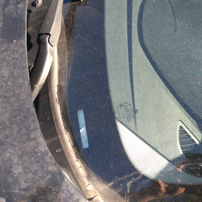 BMW 1.16İ Ön Cam Fitil Parçalanması