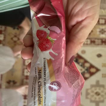 Elit Çikolata Elit Çilekli Çikolata Küflü Çıkması
