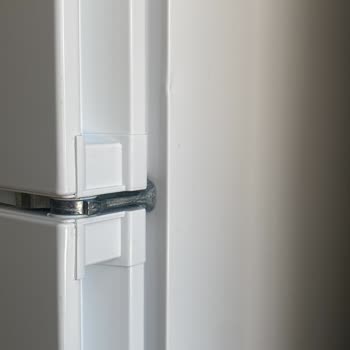 Paketinden Ezik Çıkan Bosch Buzdolabı Hem Kapı Hem İskelet