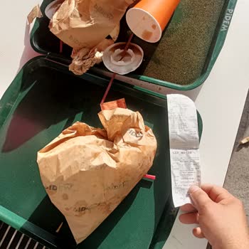 Pidem Restaurant Pideden Kıl Çıkması