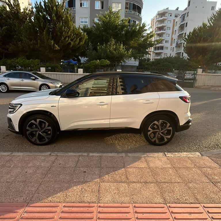 Renault Austral Multimedya Kapanıp Açılıyor