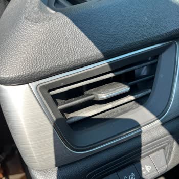 Renault Captur Klima Menfezi Renk Solması.