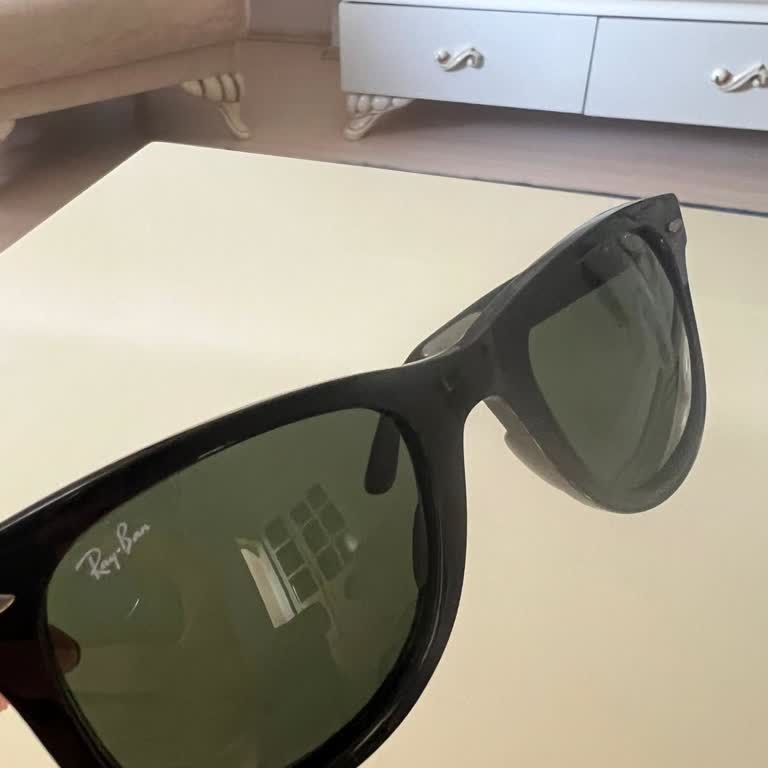 Rayban Gözlükte Kendiliğinden Lekelenme Oldu.