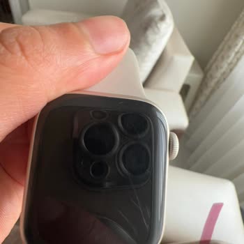 iPhone Apple Watch Garanti Kapsamına Ekran Çiziğini Garanti Kapsamıyor