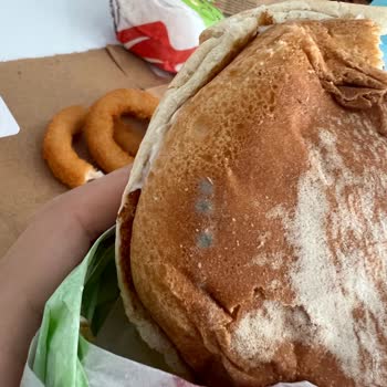 Alanya Mahmutlar Burger King Şubesi Küflü Ekmek