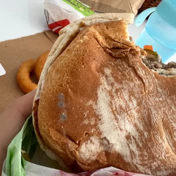 Alanya Mahmutlar Burger King Şubesi Küflü Ekmek