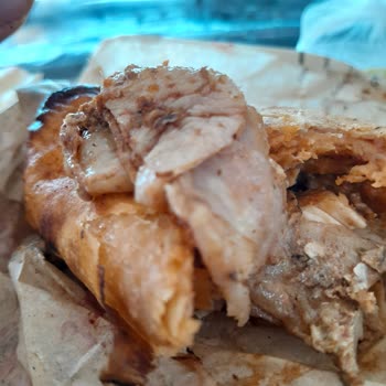 Şehzade Katık Dürüm Pişmeyen Et Ve Deride Ki Tüyler