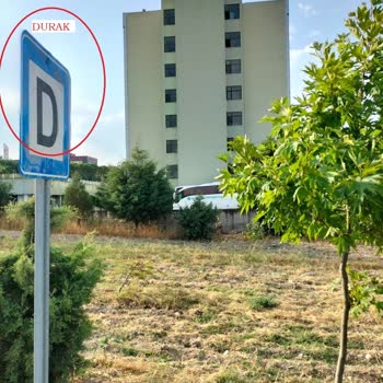 Balıkesir Büyükşehir Belediyesi 10TF Numaralı Araç Rektörlük Önünde Durak Olmasına Rağmen Durmuyor