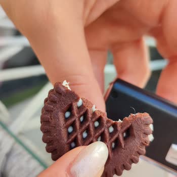 Eti Gıda Eti Nero Bisküvinin İçinden Kıl Çıktı