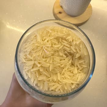 Damla Bakliyat Basmati Pirinç İçerisinden Çıkan İplik Parçası