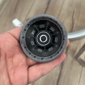 Dyson Gen 5 Tekerleğim Kırıldı