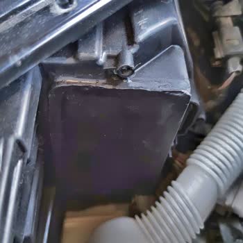 Avek Otomotiv Servis Avek Yetkili Servisinin Habersizce Aracımdan Aldığı Far