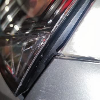 Avek Otomotiv Servis Avek Yetkili Servisinin Habersizce Aracımdan Aldığı Far