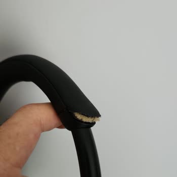 Sony Eurasia Sony WH-1000XM5 Kulaklıkta Deri Birleşim Kısmında Açılmalar (1 Senede)