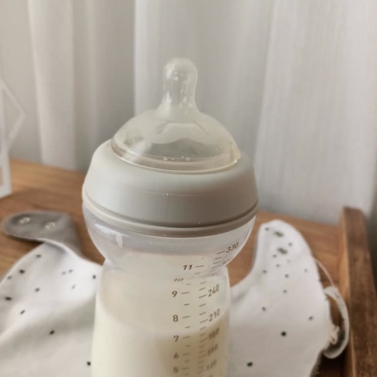 Chicco Natural Feeling Akıtma