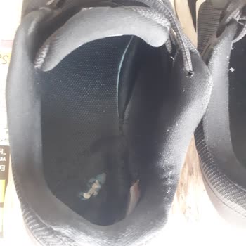 FLO Ayakkabı FLO Dan Nike Ayakkabının Üstünün Yırtılması Tabanın İçinden Açılması