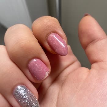 Sena Gökdağ Beauty Tırnak İnceliyor Hata Düzeltilmiyor