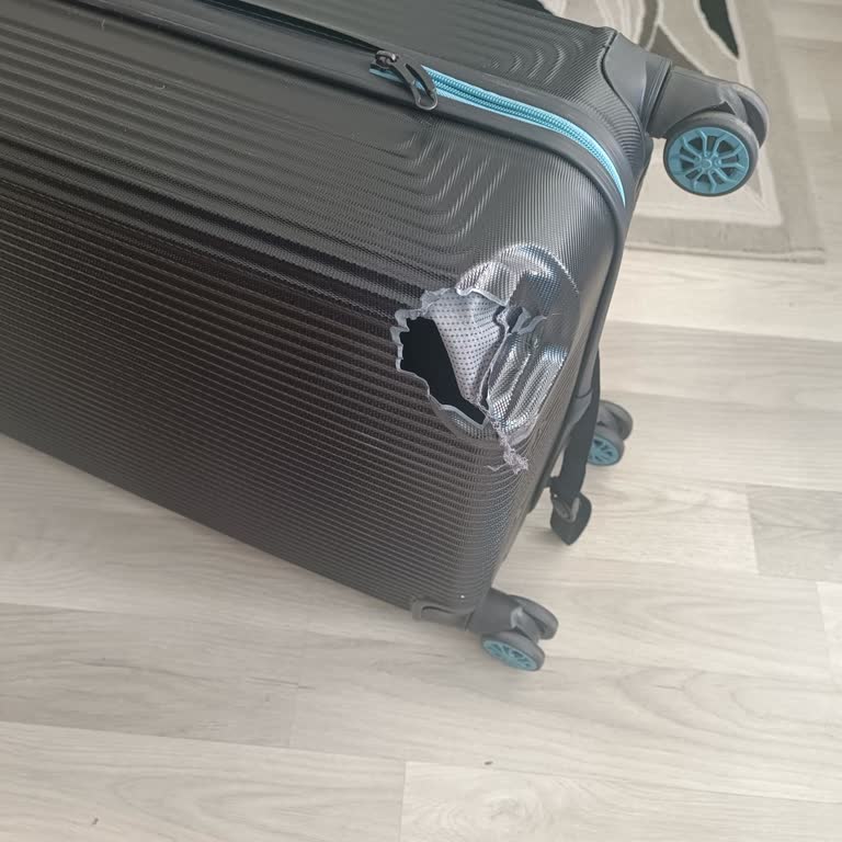 Corendon Airlines Düsseldorf-İzmir Uçuşunda Bavul Zararları Ve Yetersiz Tazminat