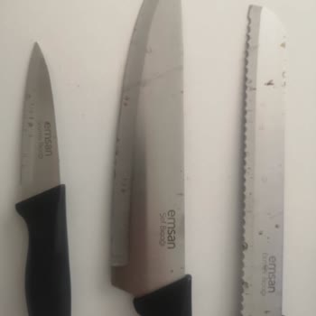 Emsan Paslanan Bıçak Seti Ve Paslanmış İlgisiz Müşteri Temsilciliği