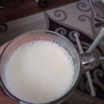 Sütaş Kefir Asitli Ve Patlamak Üzereydi Açtığımda Ve Tadı Çok Ekşiydi