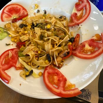 Cafe Bilkent Farklı Yemek Geldi