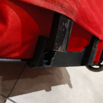 Ajet İle Uçuşta Valiz Hasarı Ve Form Sorunu