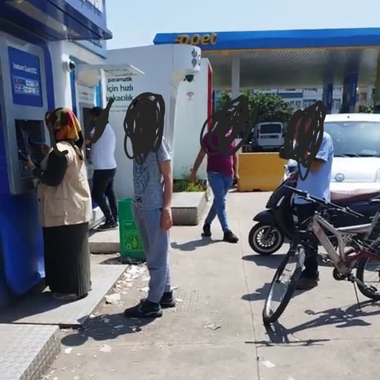 Yapı Kredi Bankası ATM Sıkışan Para