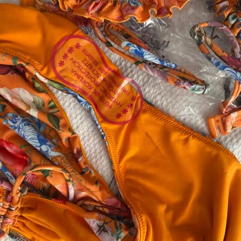 Trendyol Milla Kan Lekeli Bikini Gönderdi