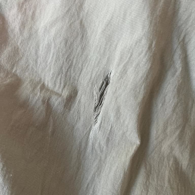 DeFacto Şikayet Kıyafet Sökük