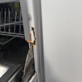 Arçelik Bulaşık Makinesi Paslanma Ve Dökülme