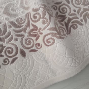 Bahar Halı Yıkama Lekeli Islak Halılar