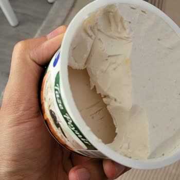 Sek Krem Peynirin Altı Boş Çıktı