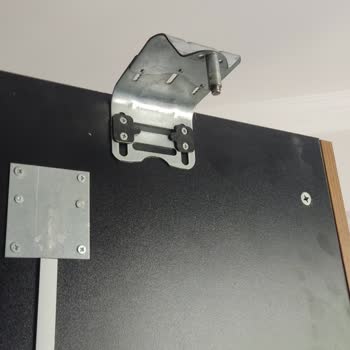 Gardırop Tekerleği Kırıldı Aksu Çarşı Şikayetçiyim