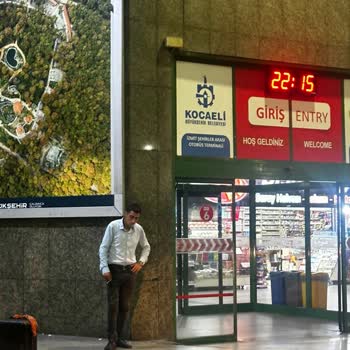 Efetur Kaptanın Muavine Olan Kaba Tavrı