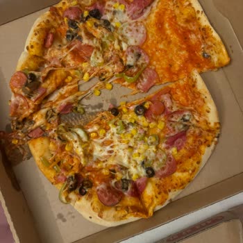 PizzaLazza Çorba Pizza Çıkarmış