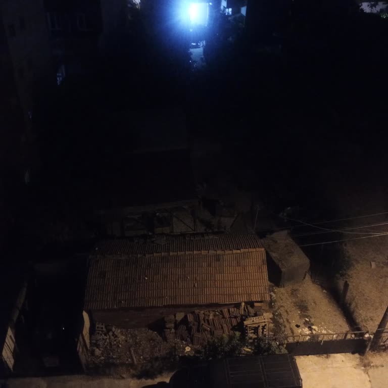 Çerkezköy Belediyesi Mahalle Arasına Bahçesine 10 Tane Köpek Kulübesi Koyulmaz