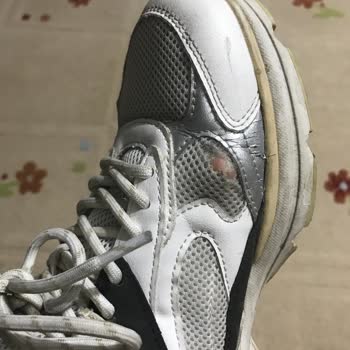 Bershka Kısa Sürede Yırtılan Kalitesiz Ayakkabı