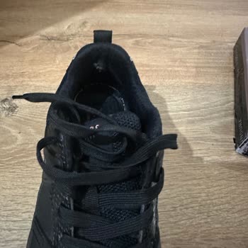 Skechers Derimod Ürün Sorunlarıyla İlgisiz Alakasız